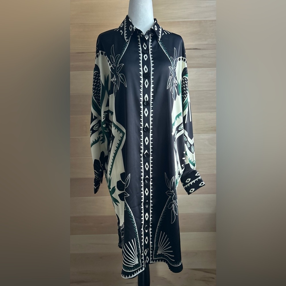 SM- House of Harlow 1960 Black and White Geometric Top